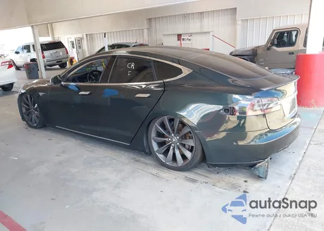 2013 Tesla Model S Performance z USA, uszkodzony, nr VIN 5YJSA1CP5DFP13200